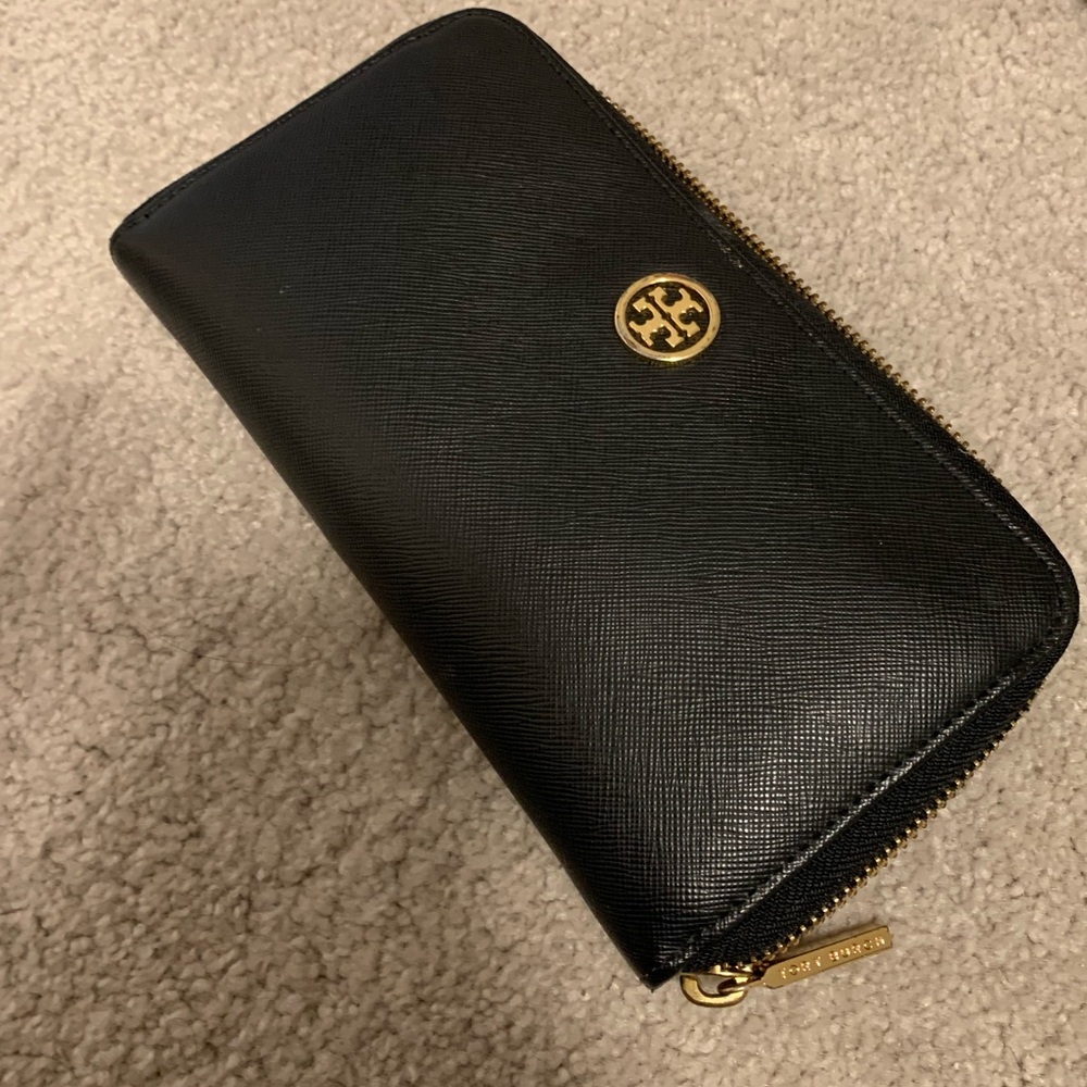 Tory Burch Robinson Continental Wallet